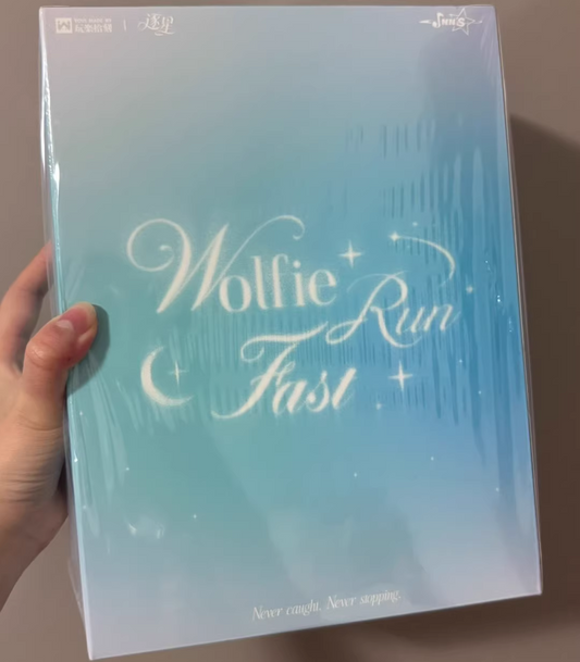 INN’S WOLFIE RUN FAST Series Hanging Card Figurine