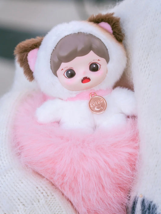 Zoraa fluffy cabin series viny plush doll