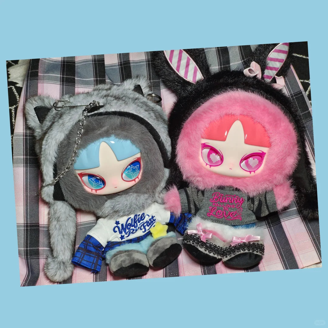 INN’S WOLFIE RUN FAST Series Hanging Card Figurine