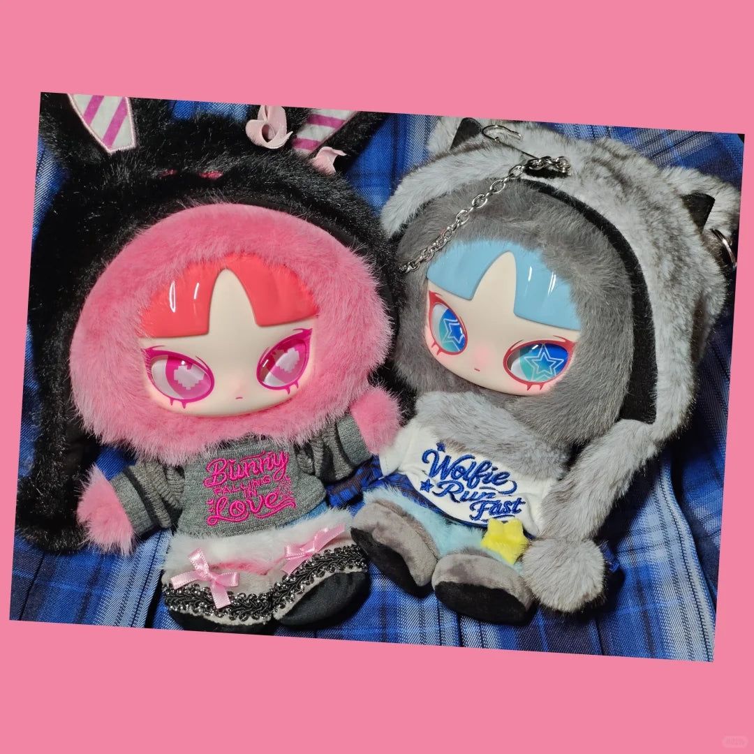 INN’S WOLFIE RUN FAST Series Hanging Card Figurine
