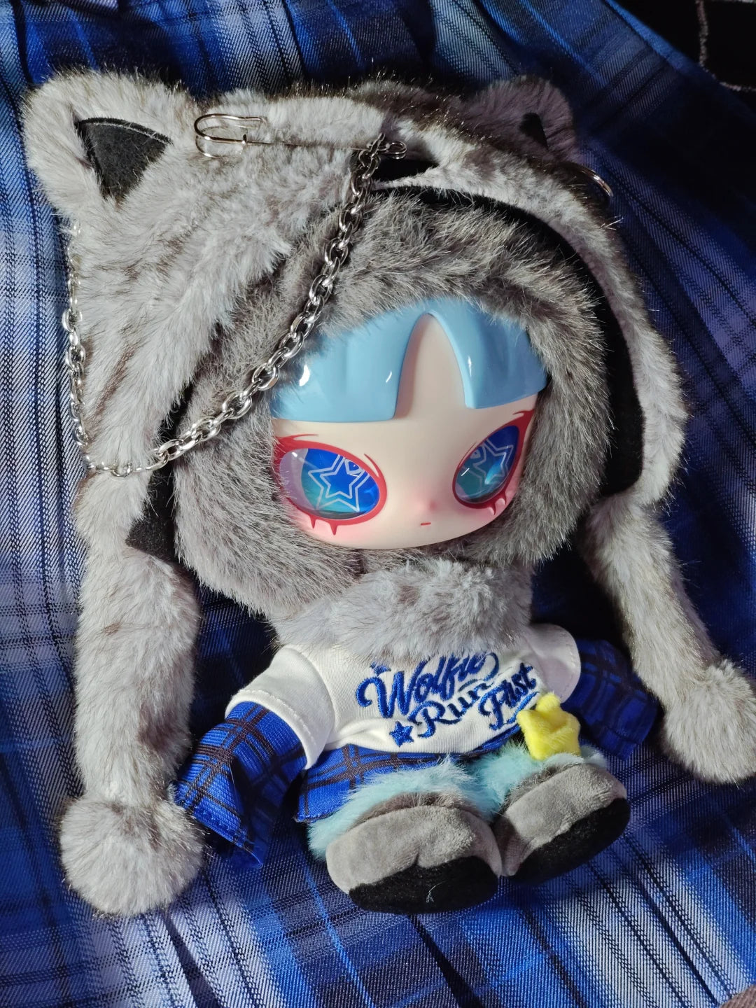 INN’S WOLFIE RUN FAST Series Hanging Card Figurine
