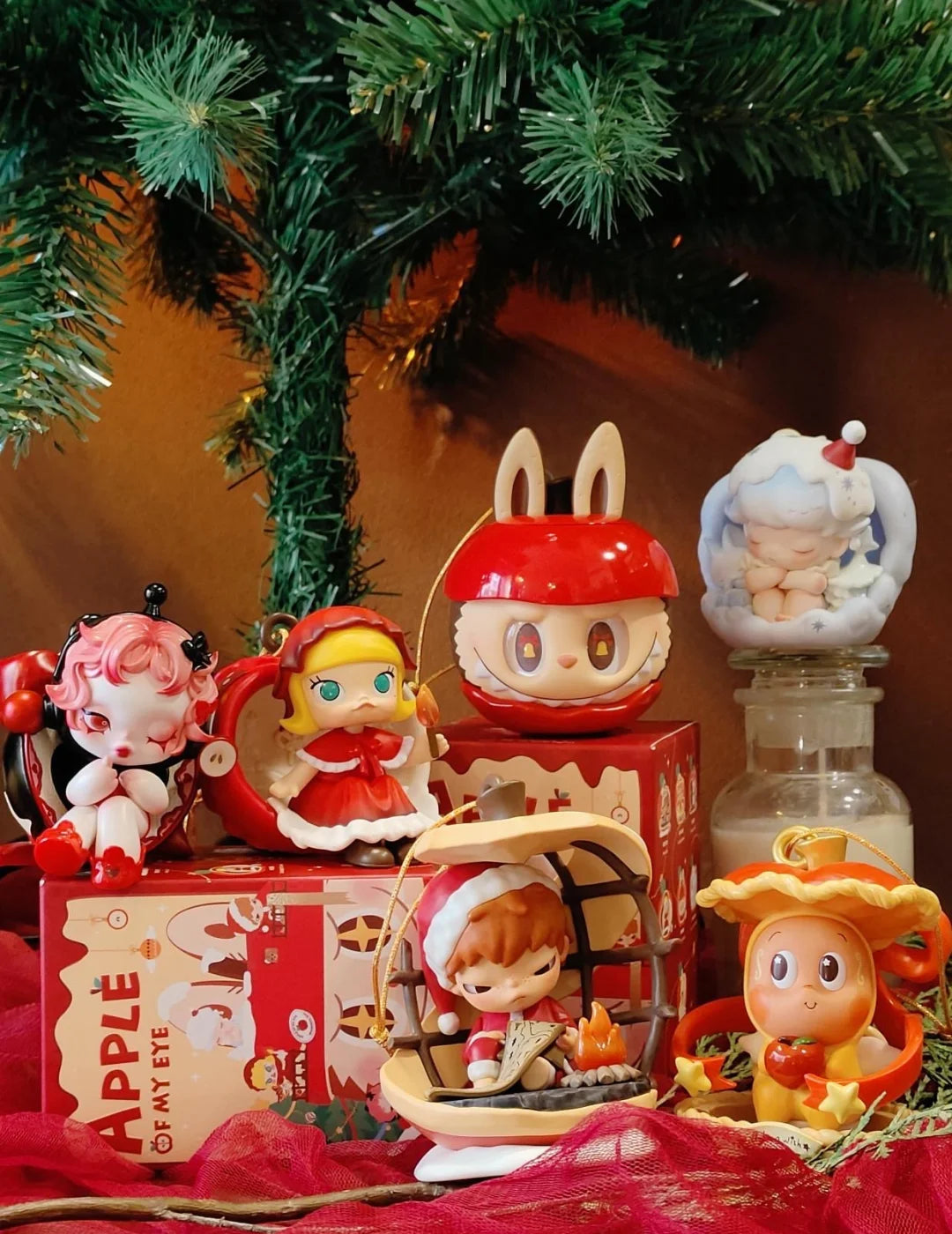Apple of My Eye Series Figures