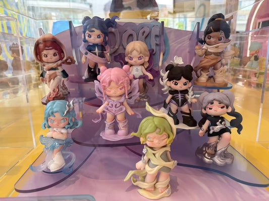 DORA Material Vistas Series Figures PVC