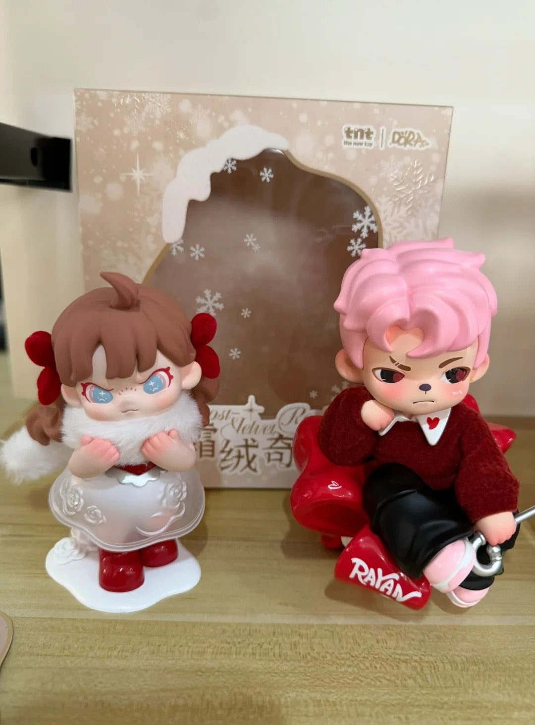 Dora Frost Velvet Realm Hanging Card